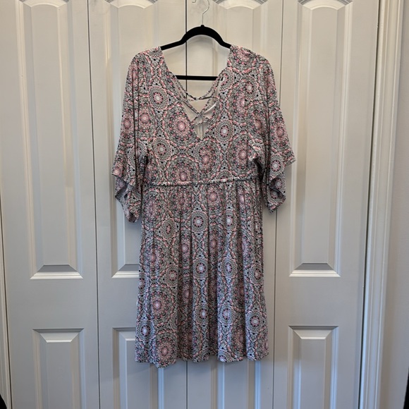 Torrid Ivory Medallion Challis Strappy Dress - Size 1X - Picture 4 of 4